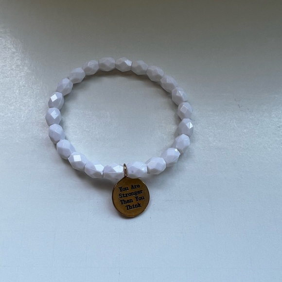 set of 3 bracelets In Tin Container. - Picture 2 of 5